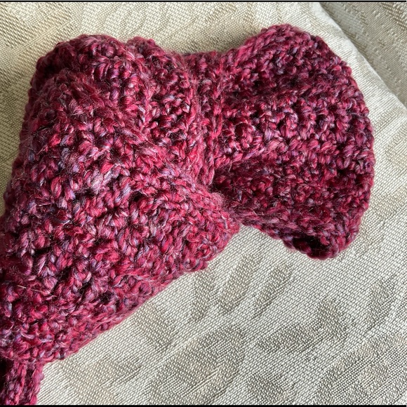 New Hand Crocheted Winter Scarf 🧣 - Picture 1 of 6